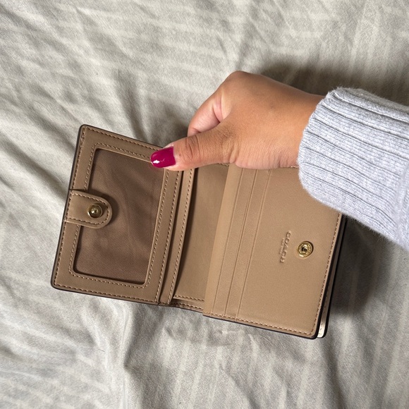 Coach Pink Heart Crossbody Bag & Wallet - Picture 3 of 5